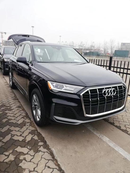 2024款奥迪q7天津港现车行情特价出售