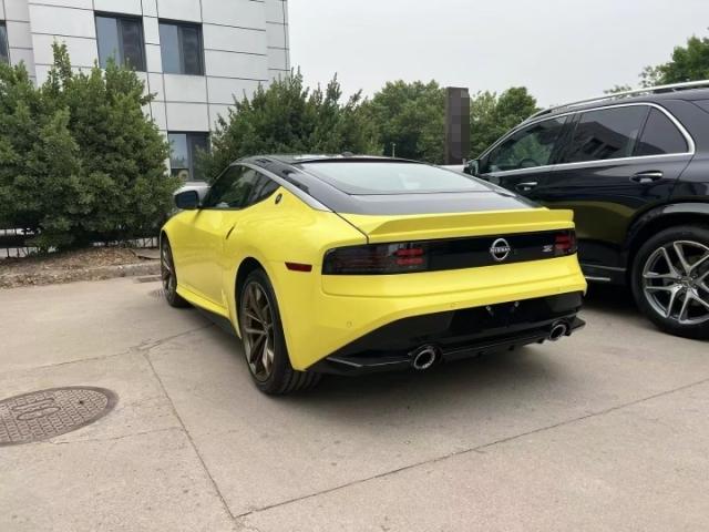 2024款日产400Z 3.0T手动性能版 手续齐全 致敬经典 复古味道