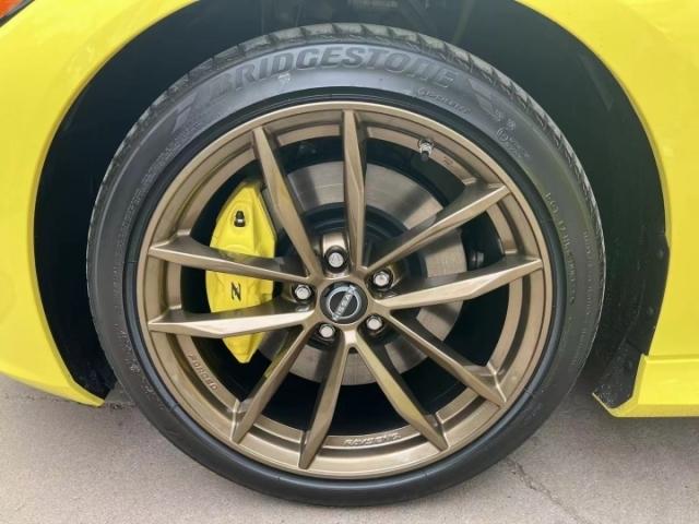 2024款日产400Z 3.0T手动性能版 手续齐全 致敬经典 复古味道