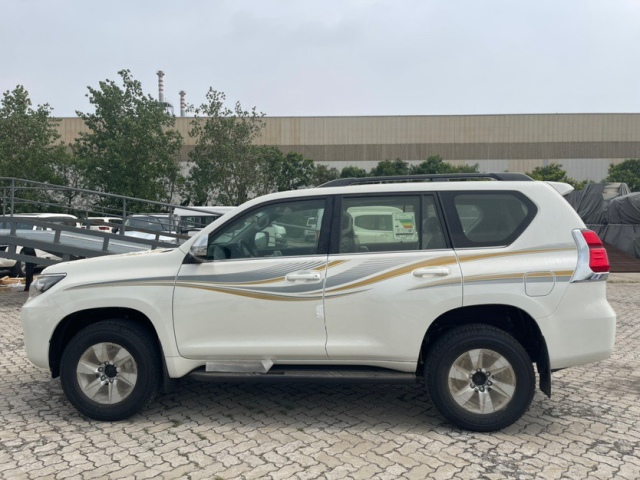 天津港保税区进口23款中东版丰田霸道4000国六报价