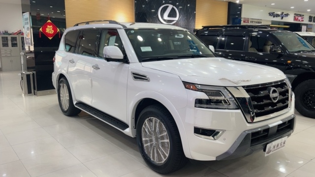 23款日产阿曼达5.6lv8现车手续齐70余万随时提车