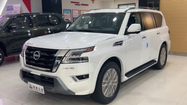 23款日产阿曼达5.6lv8现车手续齐70余万随时提车