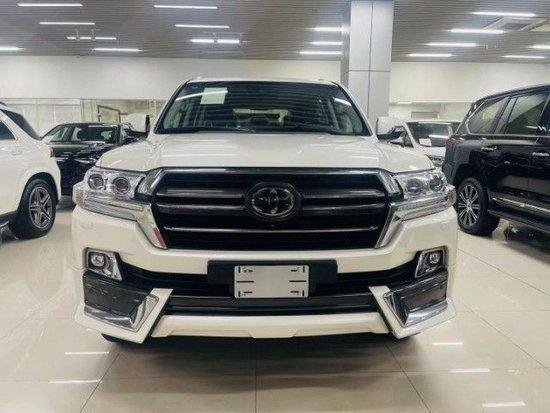 天津港保税区平行进口21款丰田酷路泽5700v8中东版报价