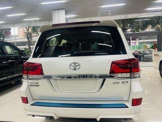 天津港保税区平行进口21款丰田酷路泽5700v8中东版报价