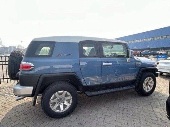 2023款丰田fj酷路泽4.0l现车价格直降到底40万起