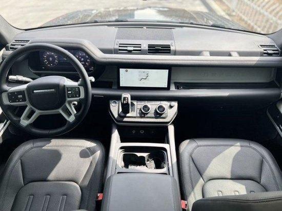 2024款路虎卫士3.0T柴油版天津港现车报价可分期购车