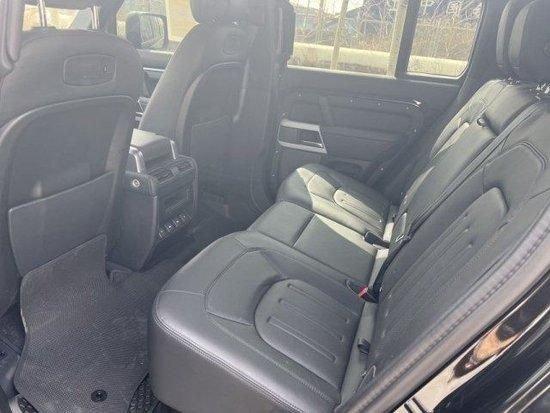 2024款路虎卫士3.0T柴油版天津港现车报价可分期购车