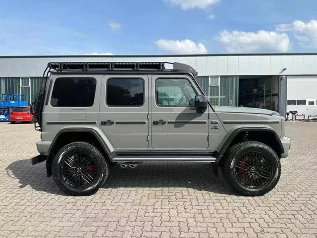 2024款奔驰g63 4x405现车 落地可分期 眼光所及满是直锋利的线条