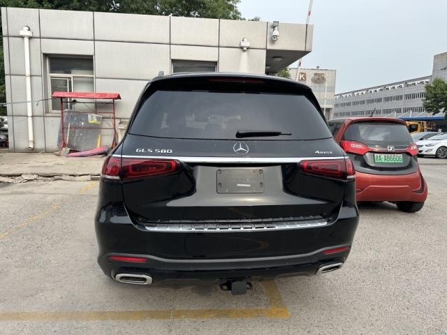 2024款奔驰gls580参数报价 现车尽显高级 整体视觉效果更为精致