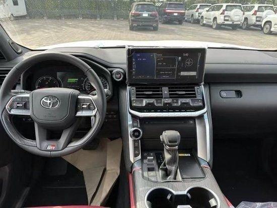 24款丰田酷路泽LC300柴油3.3T运动版 可分期可上牌