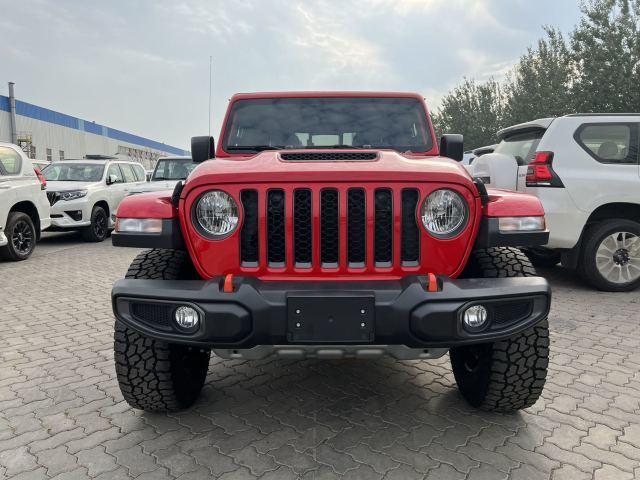 24款jeep角斗士3.6l 强悍四驱越野皮卡 港口现车30余万可分期