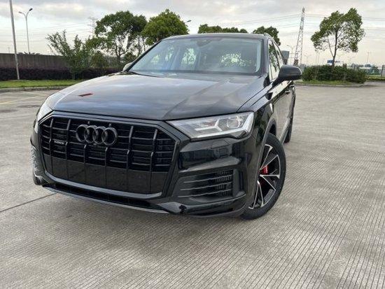 24款奥迪q7简单线条勾勒同样时尚感十足裸车价格