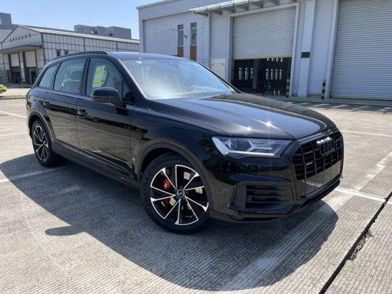 24款奥迪q7简单线条勾勒同样时尚感十足裸车价格