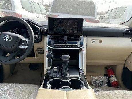 2024款丰田酷路泽4000 4.0L自然吸气7X万交车