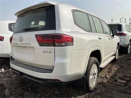 2024款丰田酷路泽4000 4.0L自然吸气7X万交车