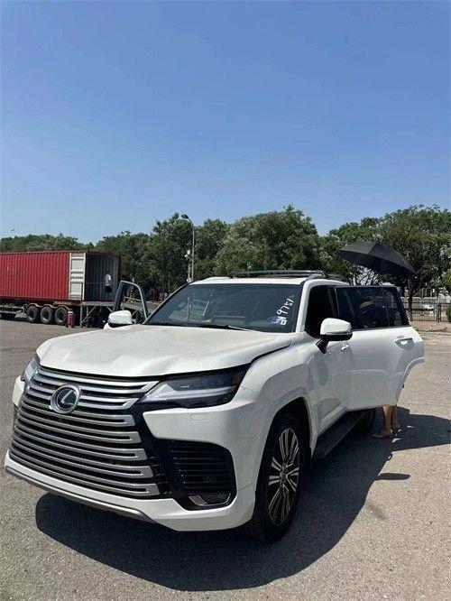 2024款雷克萨斯LX600 国六现车售价13X万起 