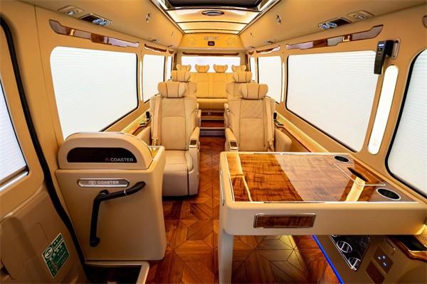 丰田考斯特改装工厂丰田考斯特12座改装效果图