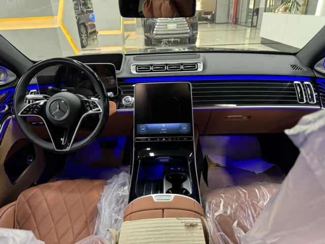 24款奔驰s500豪华内饰价格130万