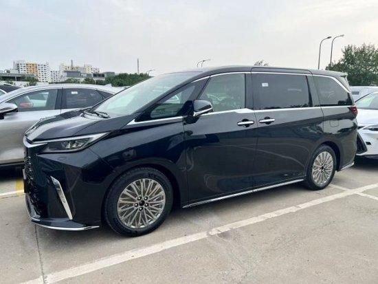 24款雷克萨斯LM350h天津港裸车无需加价特惠价格