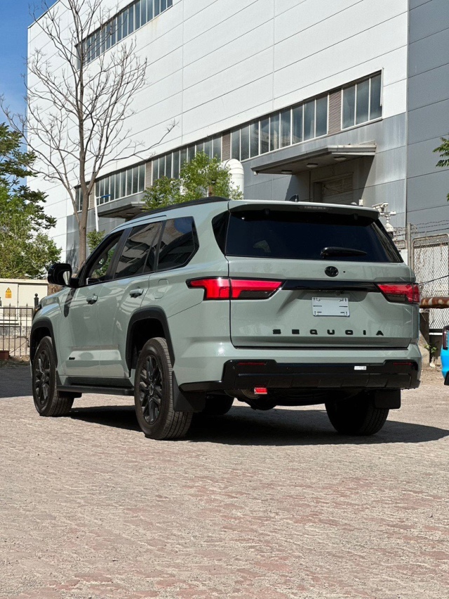 2025款丰田红杉ltd混动价格降至90万颜色现车多