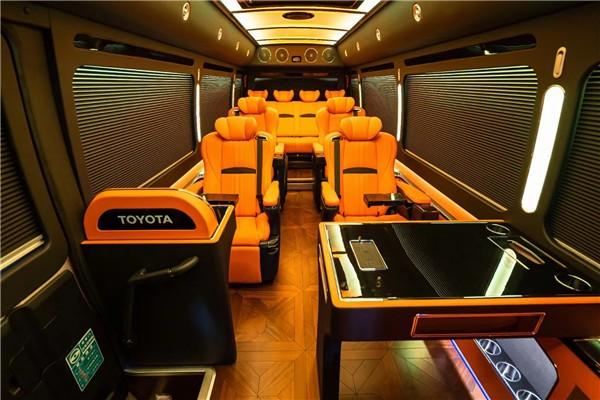 丰田考斯特12座改装价考斯特优惠全国可享分期