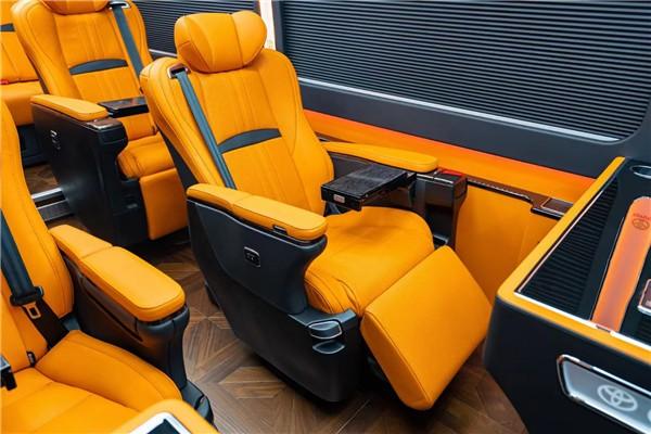 新款丰田考斯特(10座)价格进口丰田考斯特68万