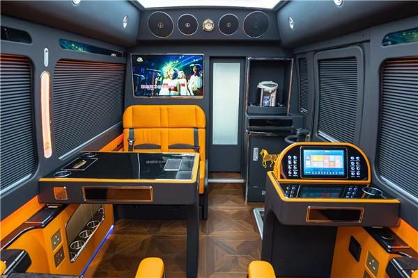 新款丰田考斯特(10座)价格进口丰田考斯特68万