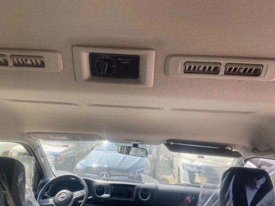 24款中东版日产nv350大型商务34万