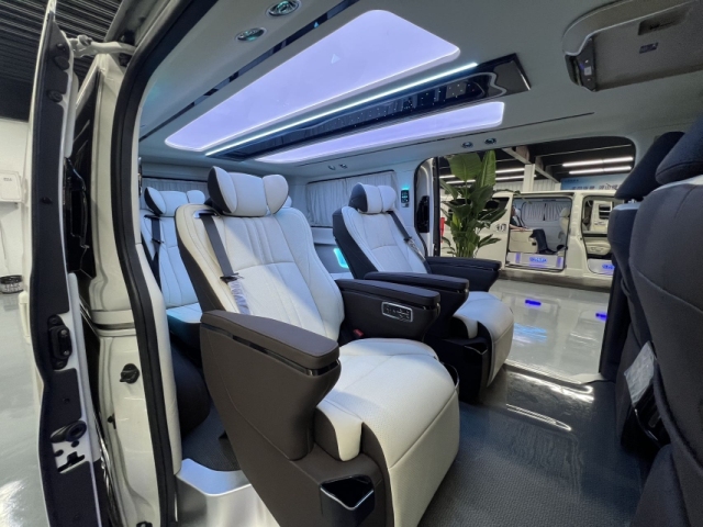 24款海狮3.5 自动平顶短轴7座商务车