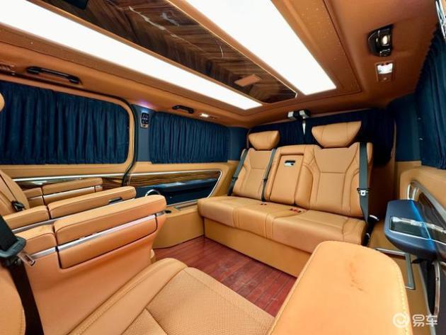 丰田小海狮/萨尔法/格兰维亚7座商务车