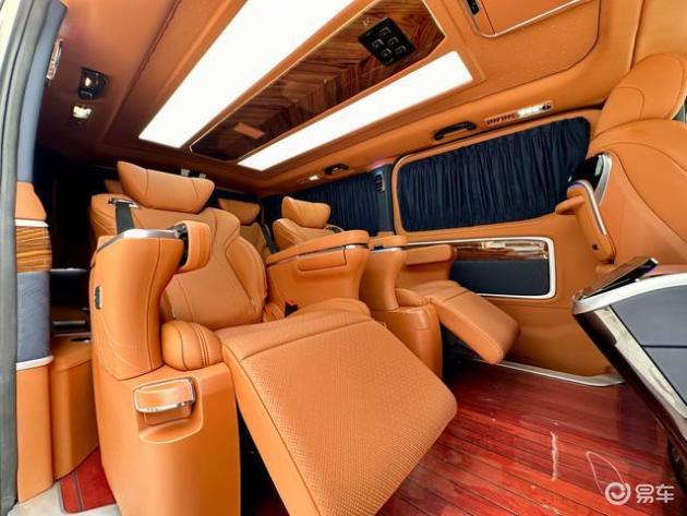 丰田小海狮/萨尔法/格兰维亚7座商务车