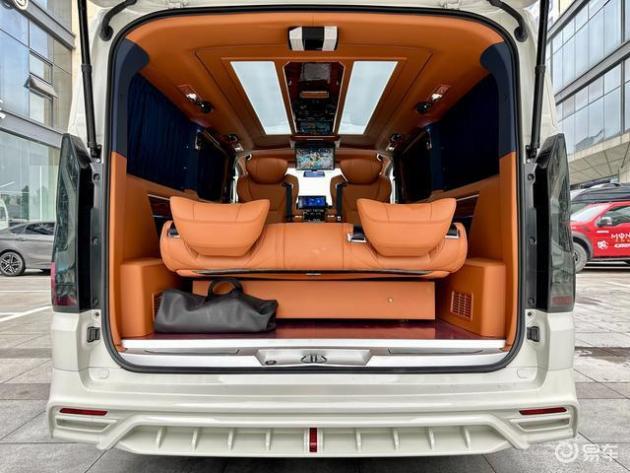 丰田小海狮/萨尔法/格兰维亚7座商务车