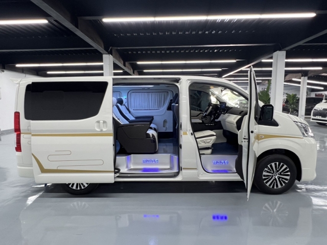 24款海狮3.5 自动平顶短轴7座商务车