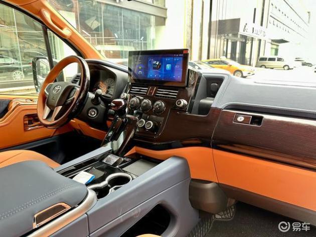 丰田小海狮/萨尔法/格兰维亚7座商务车