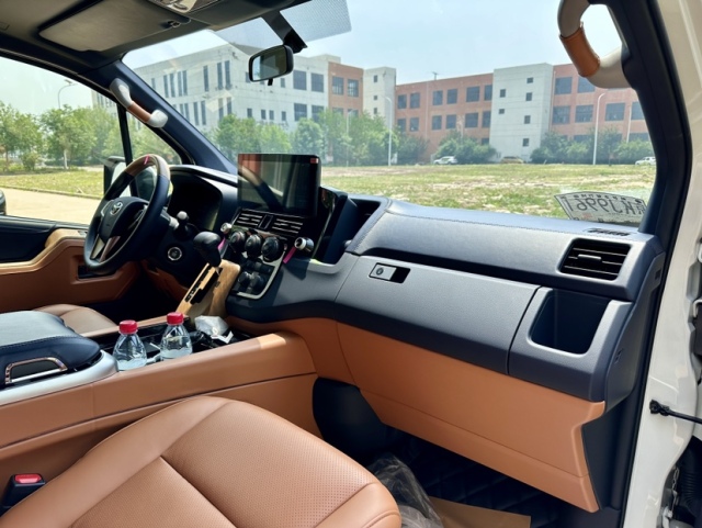 2024款丰田海狮报价房车卫生间版天津报价可一成首付开回家