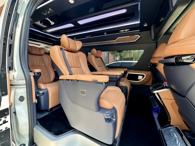 2024款丰田海狮报价房车卫生间版天津报价可一成首付开回家