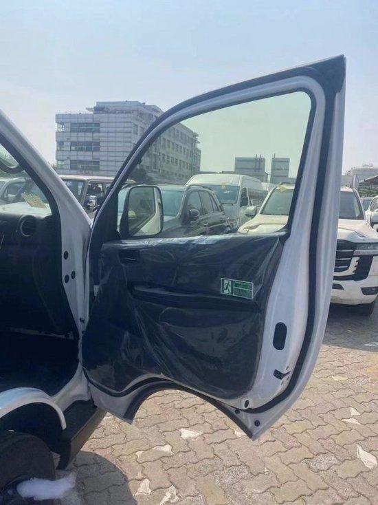 24款进口日产nv350商务车特价34万