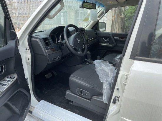 24款三菱帕杰罗V93 绝版车型3.0 V6 港口售价25.5万现车
