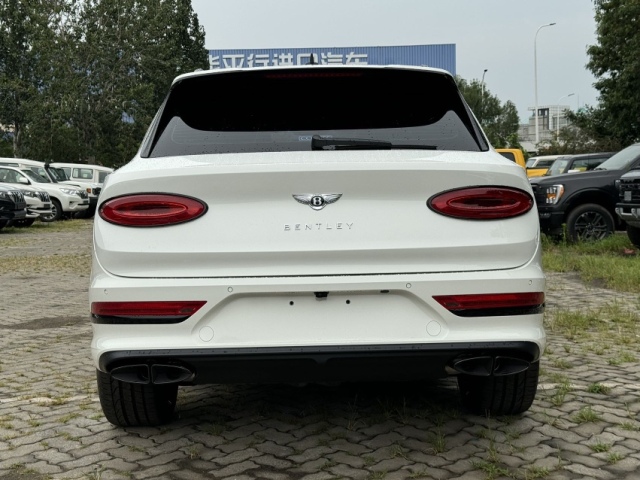 25款宾利添越长轴雅度版平行进口现车对比中规优惠50万促销