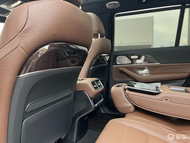 25款奔驰GLS580平行进口4.0T首批现车最新价格178万提车