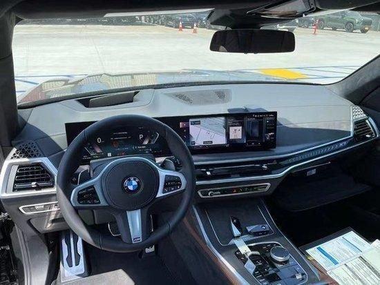 24款宝马X7 3.0T全尺寸豪华SUV 平行进口最新售价现车可分期