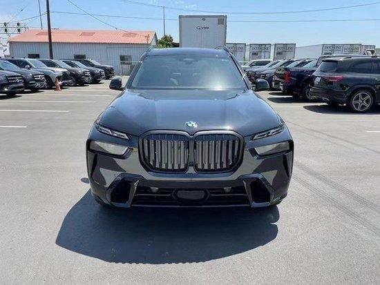24款宝马X7 3.0T全尺寸豪华SUV 平行进口最新售价现车可分期