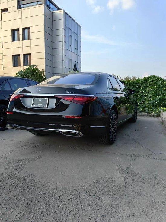 24款奔驰S500 四驱长轴 彰显豪华优雅气质 港口现车110余万可分期