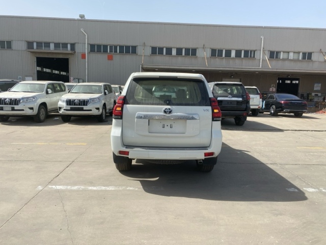 平行进口霸道2700价格触底 中东丐版现车30多万值不值得入手