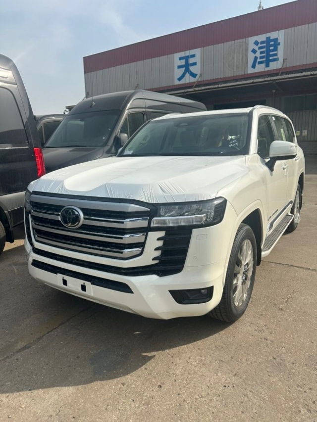 2025款酷路泽LC3500科威特版现车报价 最具性价比配置 80几万