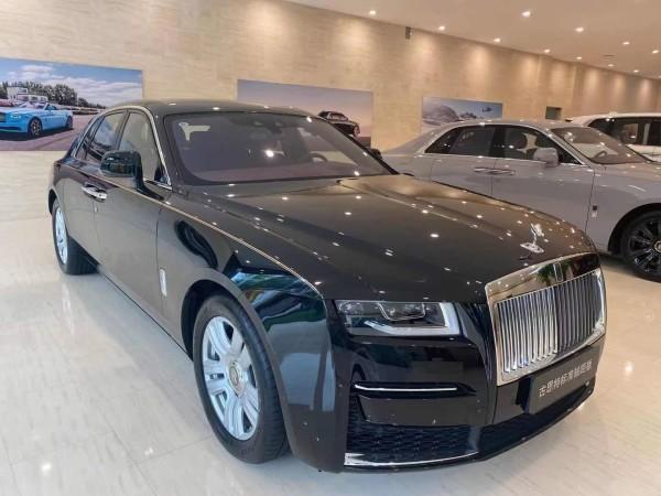 劳斯莱斯古思特加长价格 红内饰