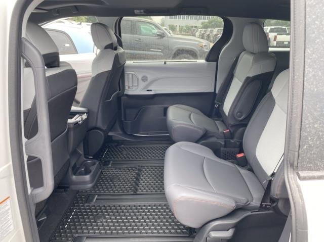 丰田塞纳双擎2.5L舒适版最新落地价参考