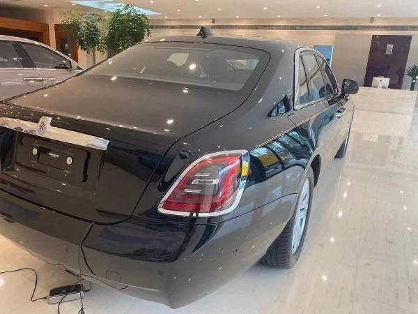 劳斯莱斯古思特加长价格 红内饰