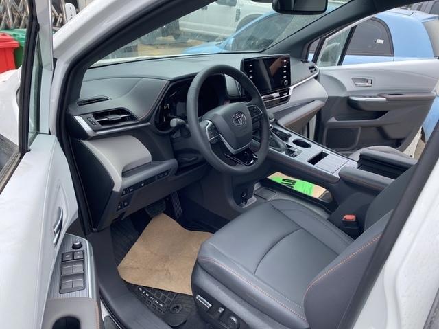 丰田塞纳双擎2.5L舒适版最新落地价参考