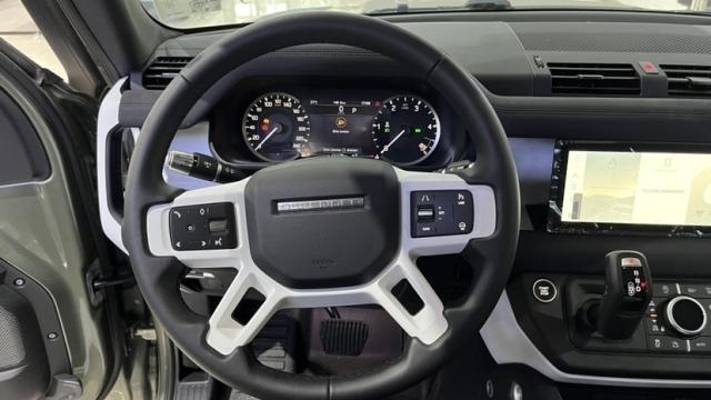 欧版路虎卫士110 四门柴油2.0T 港口最新现车售价